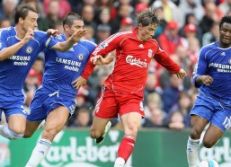 华体会线上入口-亚冠征程再现坎坷，人民日报评中国足球当自强不息谋新篇