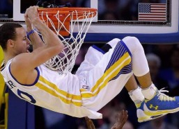 华体会登陆入口_传奇名宿达成共识，斯科尔斯与卡拉格共荐哈白布为足球史最强中场铁三角