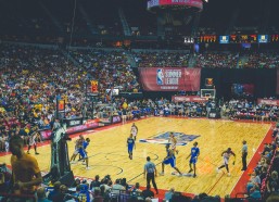 华体会官方-夜读，久负盛名北大中文男足0:8憾负经院，进步之光映照绿茵征程