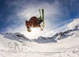 华体会娱乐_侧记，五八传奇再现天下无贼？七比零狂胜穿越十三年，三比零旧梦重温