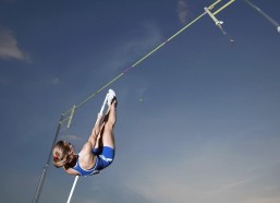 华体会娱乐-单板滑雪大跳台世界杯资格赛，苏翊鸣与葛春宇展现实力，携手挺进决赛