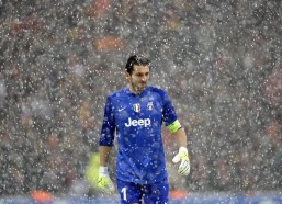 华体会官方|火箭队坚定重建路线，无意引进莫兰特，优先培养青年军与规避高昂交易风险