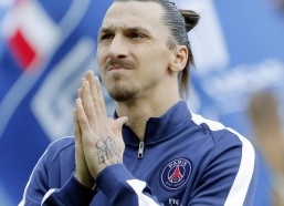 华体会官方-中超联赛激战，王上源点射破门何龙海绝地扳平 河南队主场1-1战平上海申花