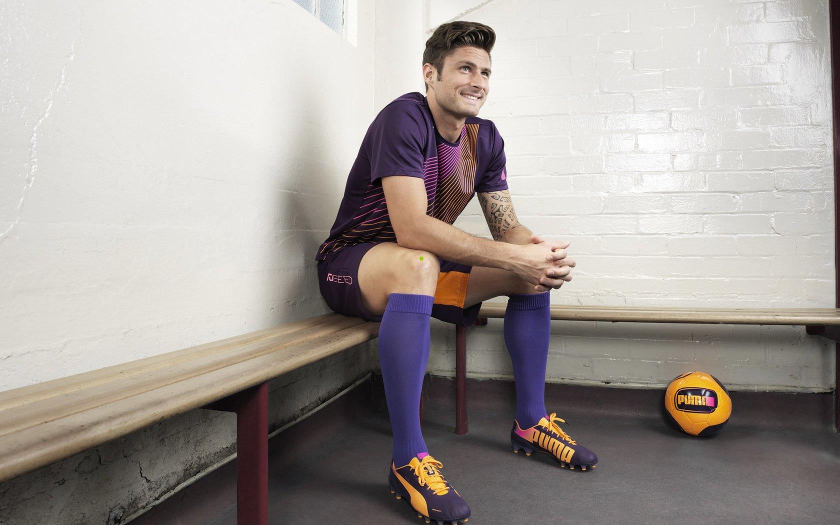 防守革命，FC26金螃蟹步战术引领孔德、帕瓦尔等球星重塑绿茵场